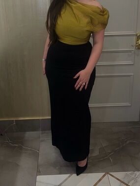 STAUD Green and Black One-Shoulder Maxi Skirt